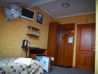 Мотели Motel Kurortnyy & SPA Шкло Классический трехместный номер-3